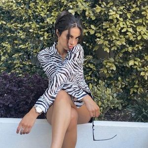 Princess Polly Black White Ziggy Zebra Button Up SZ 4 (S)